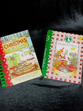 2 Gooseberry Patch Cookbooks Christmas in the Country and Homespun Christmas EUC